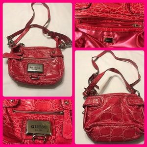 GUESS CROSSBODY BAG STRAWBERRY PINK